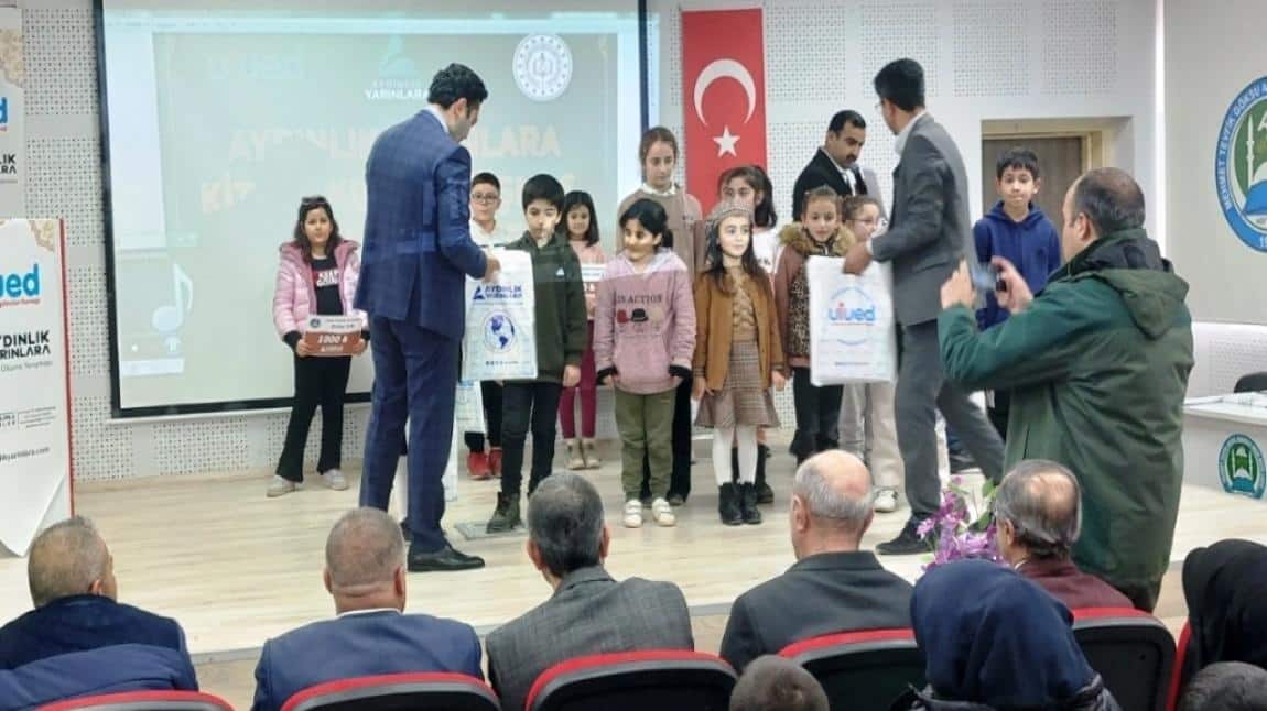 Öğrencimiz Tuna DESTECİ ödülünü aldı.
